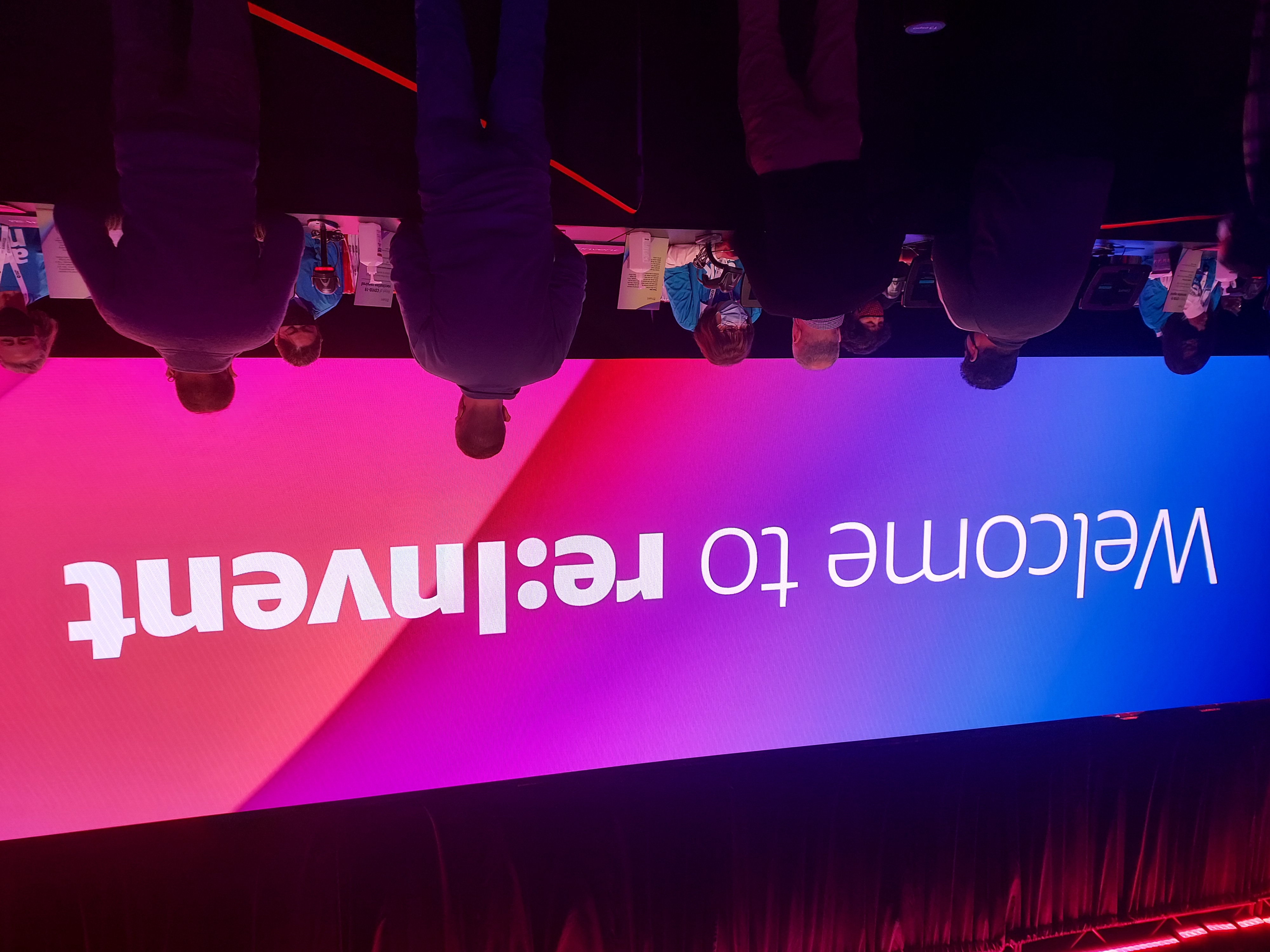 주니어 엔지니어의 눈으로 본 AWS re:Invent 섬네일